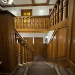 Familiar Hotel