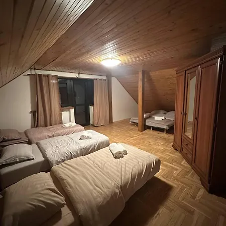Familiar Kobylka